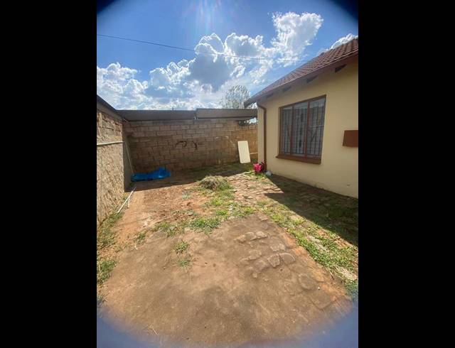 2 BEDROOM HOUSE FOR SALE IN PROTEA GLEN